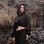 Sunny Leone Instagram - 𝔽𝕚𝕟𝕕 𝕪𝕠𝕦𝕣 𝕠𝕨𝕟 𝕨𝕒𝕪 . . Check out www.iamanimal.com for these amazing #crueltyfree #certified organic and vegan atheisure clothing!! . . #SunnyLeone #iamAnimal