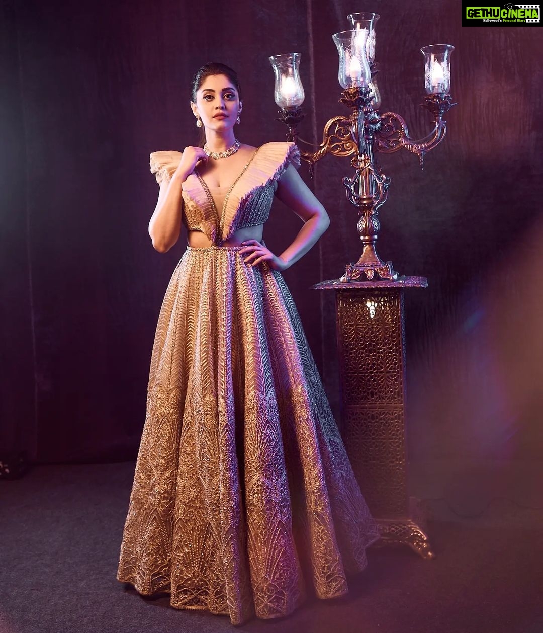 Surabhi Instagram - Walked for @teach_for_change presented by @radhatmt Powered by: @thetribeconcepts Outfit: @shantanunikhil Jewellery: @hiyajewellers Footwear: @centroshoesindia Makeup: @emraanartistry Hair team: @sachindakoji_pro Styled by: @officialanahita Pics: @shreyansdungarwal Co-hosted by: @westinhyderabad Sponsored by @kamalwatchco @navaskinandbody Decor: @minttusarna #TeachForChange #PegaTeachForChange