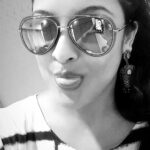 Tanushree Dutta Instagram - Goodmorning! Hare Krishna..Krishna..Krishna.. The vishnu mahamantra jap always helps me transcend all dense stuff..last night..few hours of this kiya jhaad ke bilkul..jap se hi saare shaitan door bhaag gaye..slept like a baby & today woke up early..worked out & getting ready to partyyyy!!