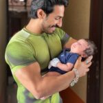 Thakur Anoop Singh Instagram - Official Announcement : it’s a baby boy, Main MAAMA ban Gaya !! Introducing my Bhanja to the world - VEDH PRATAP SINGH GAUR! Show him Love and shower your blessings! Congratulations to my little sister @trupti_thakur & Brother in law @rohit_singh_gaur and the entire family!
