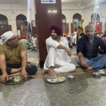 Thakur Anoop Singh Instagram – Amritsar Aakar golden temple visit nahi kiya toh Kya zindagi jeeya!! #Waheguru 

After a successful event by @gibbon6_nutrition it was time to pay visit to lord. 
Thanks to Talwinder my stylist for the amazing pagdi and outfit!!