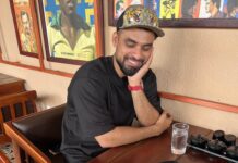 Tovino Thomas Instagram - Sneaking in another Cheat Day🤤 @somewherenice_restocafe #chickensataywithpeanutsauce #chickenhotguns #middleeastshots #beefdryfry #somewherenicerestocafe Somewhere Nice