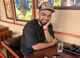 Tovino Thomas Instagram - Sneaking in another Cheat Day🤤 @somewherenice_restocafe #chickensataywithpeanutsauce #chickenhotguns #middleeastshots #beefdryfry #somewherenicerestocafe Somewhere Nice