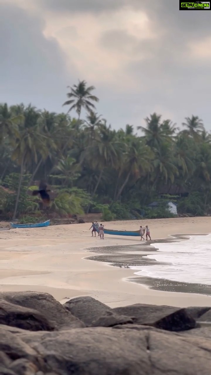 Tovino Thomas Instagram - A walk to remember !! #morningwalk #lifearoundus Thottada Beach