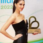 Vaani Kapoor Instagram – One more memory that will make #ChandigarhKareAashiqui one of the most special milestones of my career. Thank you @feminaindia for honouring me with the ‘Standout Star Of The Year’ award. Love & gratitude ❤️🙏

#BeautifulIndians