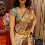Vedhika Instagram - Nothing can match up to the six yards of pure grace #Saree 🇮🇳 Agree?