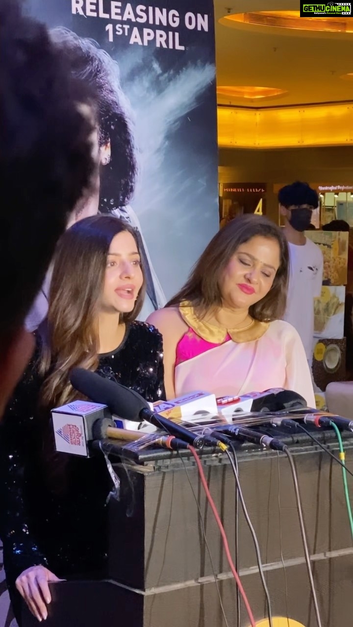 Vedhika Instagram - #HomeMinister Screening Thanks to @nimmashivarajkumar sir @ramesh.aravind.official sir , Ajay Raoji and all the guests for coming and supporting #HomeMinister @nimmaupendra @priyanka_upendra @kummi_1986 @niranjansudhindra #SriHariNenu #PoornaNaidu @raghumukherjee @lasyanagraj @hope.tanya