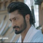 Vidyut Jammwal Instagram – #Kalaripayattu asks :
Happiness, show me the way and I will find it!!

Here’s my ‘Secret of Happiness’ masterclass on the sets of #IndiasUltimateWarrior 

@discoveryplusin @discoverychannelin @bazinga_ent
#ITrainLikeVidyutJammwal