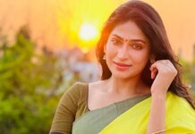 Vijayalakshmi Instagram - Manjal veyil maalaiyile 💛💛💛 P.c : @feroz_roz