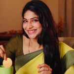 Vijayalakshmi Instagram – So happy to announce the new Britannia Marie Amma’s kitche- Jeera exclusively for Tamil Nadu, that Tamil homemakers, like you and I, have come together and created with @britanniamariegold 
My Tea time is next level now, why don’t you try it too?

#Ad #CreatedmyBritanniaMarie #BritanniaMarieGold #Kyunkibahutkuchhhaikarna