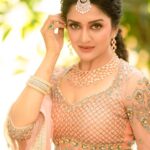 Vimala Raman Instagram – The eyes can tell more than words can ever say 🧡

It’s magic always when this team comes together 🧡🙏🏻😘

#shootorganiser @rrajeshananda 
#styling – @mabia_mb 
#accesories – @fineshinejewels 
#photographer – @camerasenthil 
#makeup – @makeupibrahim 
#hairstylist – @hairstylists_vijayraghavan 
#assistance @yasinhairstylist @rithvik_mua 
.
.
.
#shoot2kill #photoshoot #latest #newpost #new #indianfashion #peach #lehenga #eyes #fashion #photography #actor #actress #vimalaraman