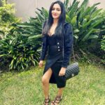 Vimala Raman Instagram - Best in black 🖤😎 . . . #black #bestinblack #sydney #home #livingit #lovingit #instagood #sheikestyle #sheikeandco #sheike #chanel #actor #actress #vimalaraman #lifeinblack