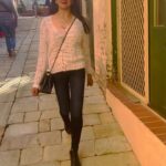 Vimala Raman Instagram – I don’t trip … I just do random gravity checks 😂😎🫣🤣
.
.
.
#reels #reelitfeelit #instareels #tripping #trip #trippin #catwalk #walk #funnyreels #comedy #trending #trendingreels #funtimes #sydney #therocks #rocks #citylife #actor #actress #vimalaraman #lifeisgreat