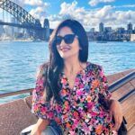 Vimala Raman Instagram - Sydney siderrrr 😎😍💙 … all u need is a bit of Sydney 😍❤️ . . . #sydneysider #harbour #harbourbridge #quayside #bythesea #autumn #sunny #chanel #sportsgirl #girlsjustwannahavefun #happiness #home #actor #actress #vimalaraman #lifeisgood Opera Bar - Sydney