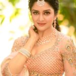 Vimala Raman Instagram – The eyes can tell more than words can ever say 🧡

It’s magic always when this team comes together 🧡🙏🏻😘

#shootorganiser @rrajeshananda 
#styling – @mabia_mb 
#accesories – @fineshinejewels 
#photographer – @camerasenthil 
#makeup – @makeupibrahim 
#hairstylist – @hairstylists_vijayraghavan 
#assistance @yasinhairstylist @rithvik_mua 
.
.
.
#shoot2kill #photoshoot #latest #newpost #new #indianfashion #peach #lehenga #eyes #fashion #photography #actor #actress #vimalaraman