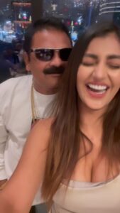Yaashika Aanand Instagram - Oh my god ! It’s mother father 😂🤣 I thought the other way around so long !! Such a fun riot 🤡 Loved meeting @justsul . #justsul #comedyvideos #trendingreels #explore #dubai #uae🇦🇪 #yashika #funny #reelsindia