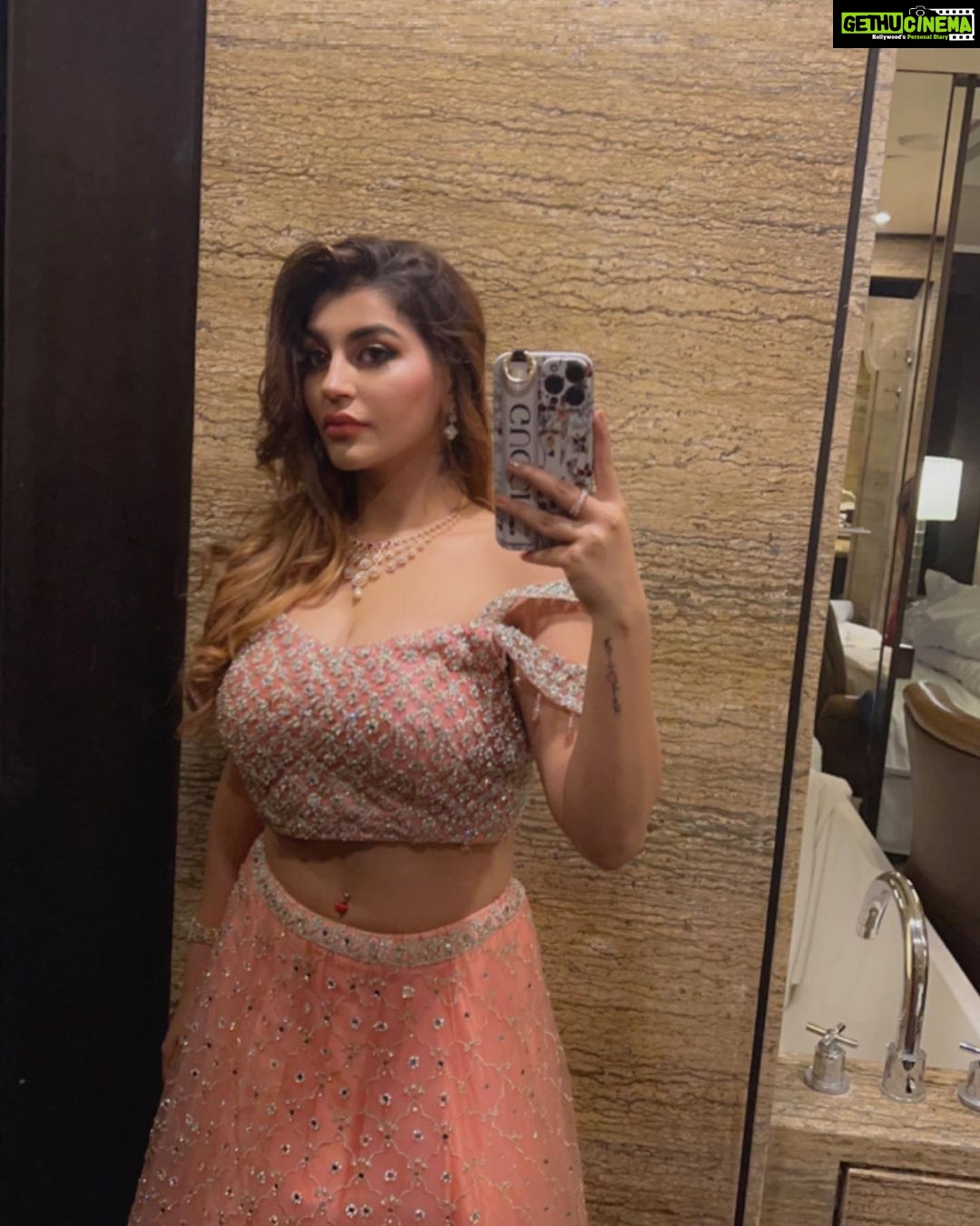 Yaashika Aanand Instagram - Just random dump π§Ώπ§ββοΈπ Mua @naturalssalon Outfit @mokshe_rental_destination Styling @indu_ig ITC Grand Chola, Chennai