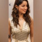 Yami Gautam Instagram - Inaugurated the first executive De Beers Forevermark diamond boutique in Lucknow @debeersforevermark #debeersforevermark #ADiamondIsForever