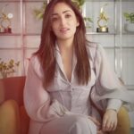 Yami Gautam Instagram - “You’re replaced, you can leave.” @yamigautam tells Brut about some of her most memorable auditions. She completes 10 years in Bollywood this April. #Repost - @brut.india Outfit- @esseclothing Styling- @alliaalrufai @shubhangini_gupta Hair - @sajzdot Makeup- @mitalivakil