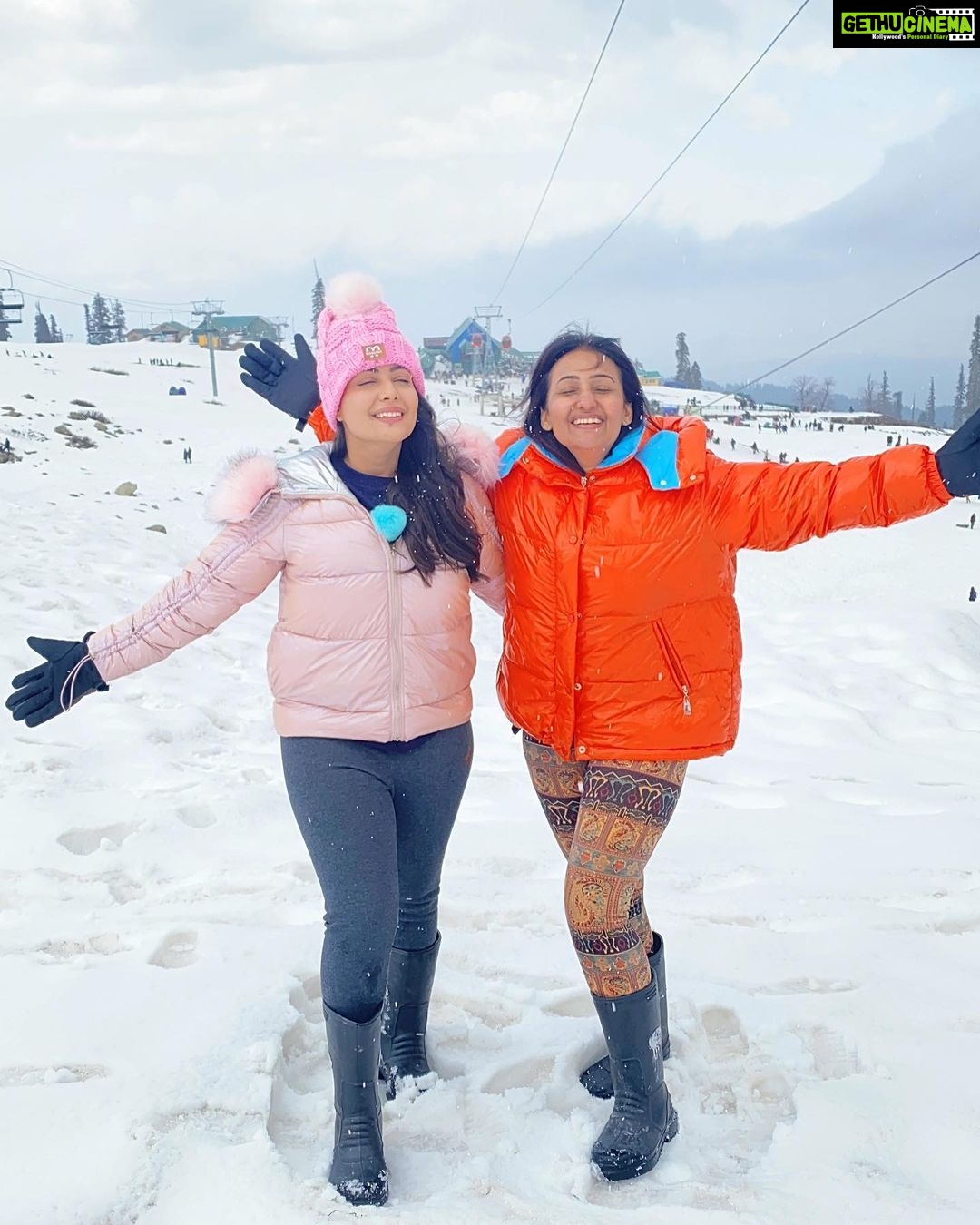 Aanchal Munjal Instagram - Happyyyyy Mother’s Day Maa .. ILOVEYOU !!!! 😘🧿 @theanunarang 😍❤️ Thank you for being you and alllll that you do for me & @magicnarang everyday. We’re supremely lucky !!!! 🥂🧚🏻♀️