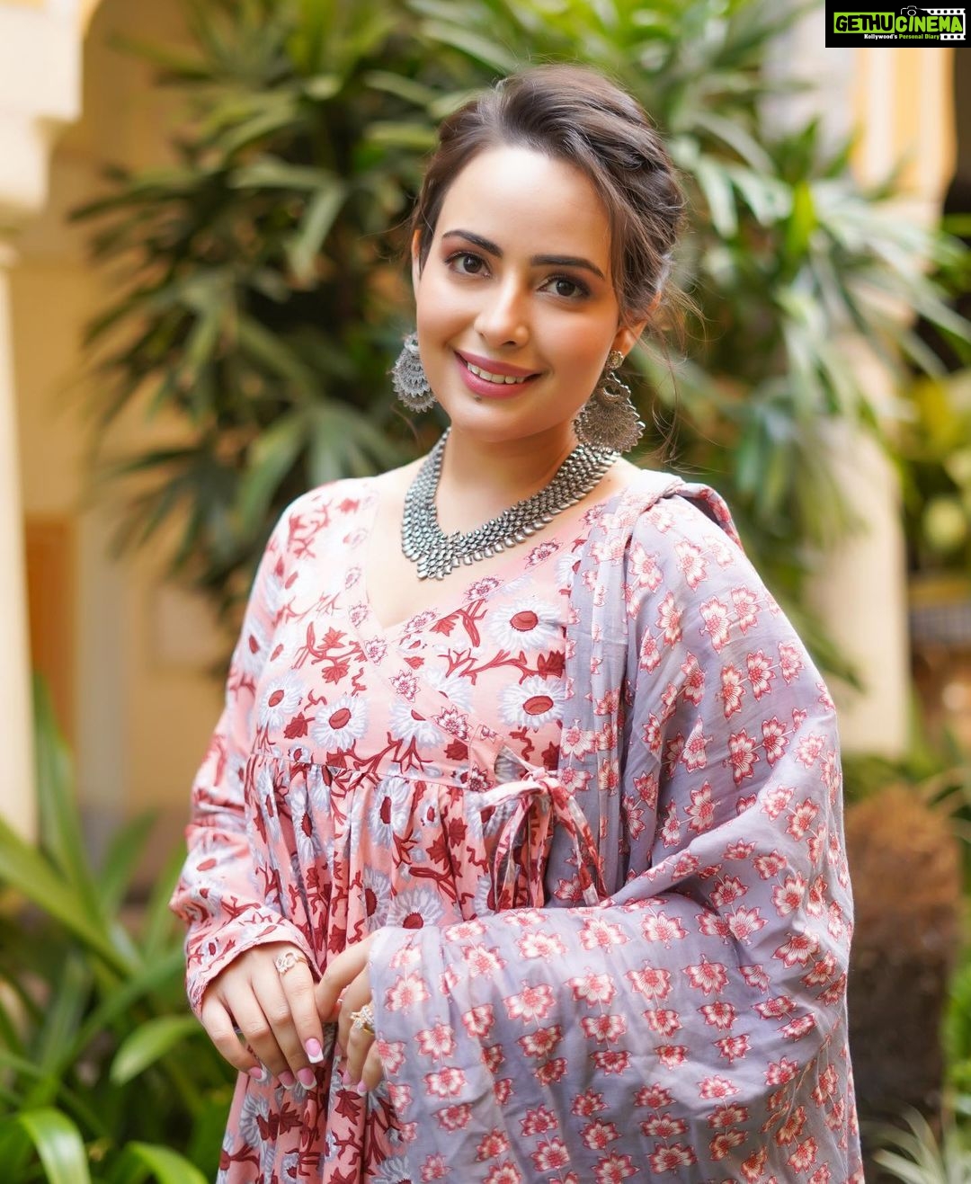 Aanchal Munjal Instagram - Wishing everyone a veryyyy Happy Akshaya Tritiya & Eid Mubarak.. 🌙🌟