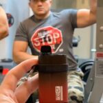 Aaron Aziz Instagram - Yg gambar first tu Vape Don bagi hashtag #AksoGTBicepPose Siapa yg upload shot bicep dgn Akso VapeDon ni yg paling cantik (ada cutting and definition Sebab VapeDon biasa biasa je) Nanti Vape Don bagi duit Raya RM200!!! Ingat upload dan tag saya dgn @officialaksomalaysia dan VapeDon akan pilih. Cuma video last tu, Aku sujud syukur kerana berjaya menjual 300k unit pada bulan 15th March hingga 15th April yg kau @fairiekhalil gi record sekali buat apa dok!!! Lama tak kena Aku punya 7 ke…. Ok guys nak duit raya hi buat #AksoBicepPose and post skrg!!’ @fadhil324haniff GUYS JANGAN HANTAR DM POST KAT FEED MCM BIASA.