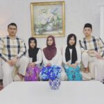 Aaron Aziz Instagram - Selamat Hari Raya semua. Maaf Zahir dan batin. #aaronazizfamily @diyanahalik @dahliaarissaaaron @dwiarianaaaron @danishanaqiaaron