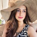 Aarti Chhabria Instagram - “What matters most is how much you value and appreciate yourself! When you’re secure and confident about yourself, unmoved or affected by another’s appreciation or criticism, you have reached a space of being equanimous, you stop looking or craving validation, you have reached a sweet spot I call as the winning zone. Because in this zone you attract exactly what you want, how you want, and when you want. Nothing seems impossible and yet what seems desirable ,you enjoy the journey of achieving it. You don’t need to struggle, you simply desire and the path towards it is created. You simply choose, and the opportunities show up. Life seems simpler than ever before.” Easier said than done, but we are all works in progress… aren’t we ?! #victoriousmindpower #flowstate #blissfulliving #aartichabria #motivation #love #selflove #confidence #validation #hat #selfconfidence #smoothsailing