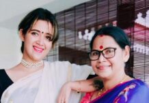Abhirami Suresh Instagram - To our Maa.. Our Goddess... Our everything... ♥️🙏🏻 Happy Mother’s Day ♥️🥰 . . . #mothersday #happymothersday #amma