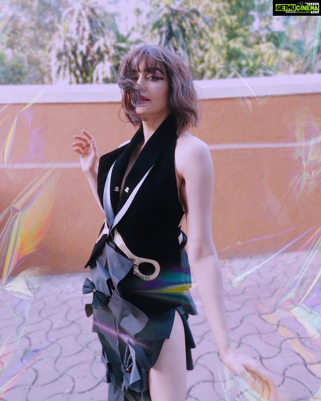 Adah Sharma Instagram - Adah Scissor Heart for GQ . . . Wearing Styled by @juhi.ali Wearing @_umangmehta @charleskeithofficial 💪 @jagats38 Hmu #StarKidRadhaSharma @adah_ki_radha For @gqindia . . #100YearsOfAdahSharma #adahsharma