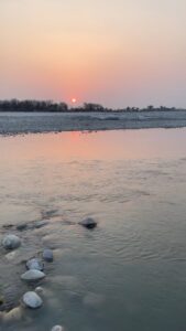 Aditi Chengappa Instagram - Blessings…
.
.
.
#haridwar #ganga #gangariver #peace #relax #relaxing #reels