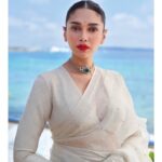 Aditi Rao Hydari Instagram – 🤍✨🎥

In @sabyasachiofficial 
Styling @sanamratansi 
HMU @eltonjfernandez 
Managed by @ssubberman
Agency @fetch_india 
Shot by @eastmancolourr 
#cannes2022 #ARHxCANNES
@vivo_india #mylifeisamovie #vivoatCannes Cannes Film Festival 2022