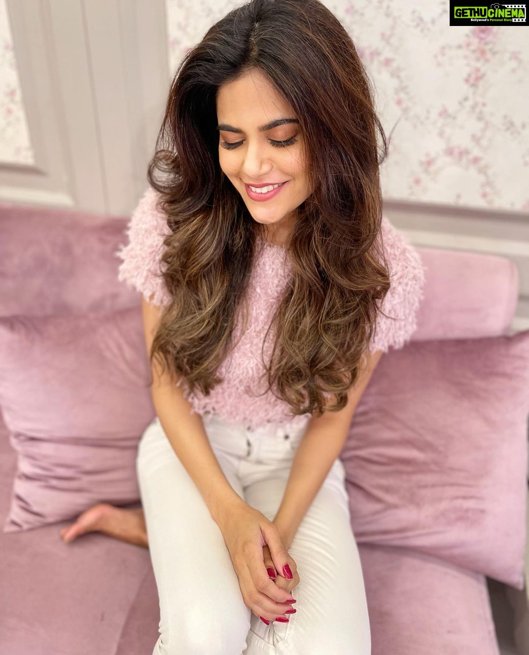 Aditi Sudhir Pohankar Instagram - Sometimes I look back and laugh - of how serious I was bout life ! And now I just live every moment, one day at a time, one step at a time. Love laugh and keep it simple. . . . 📸 @niveditapohankar Hair @daksh_hairguru Make up @rekhapillairawat . . #aaditipohankar #love #laugh #smile #fun #vanity #hair #pink #style #styleinspo #instagood #instagram #instadaily #insta #beautiful #beauty #fashion #fashionista #ootd #picoftheday #photo #photoofday