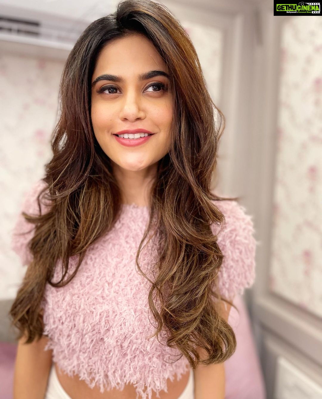 Aditi Sudhir Pohankar Instagram - Sometimes I look back and laugh - of how serious I was bout life ! And now I just live every moment, one day at a time, one step at a time. Love laugh and keep it simple. . . . 📸 @niveditapohankar Hair @daksh_hairguru Make up @rekhapillairawat . . #aaditipohankar #love #laugh #smile #fun #vanity #hair #pink #style #styleinspo #instagood #instagram #instadaily #insta #beautiful #beauty #fashion #fashionista #ootd #picoftheday #photo #photoofday