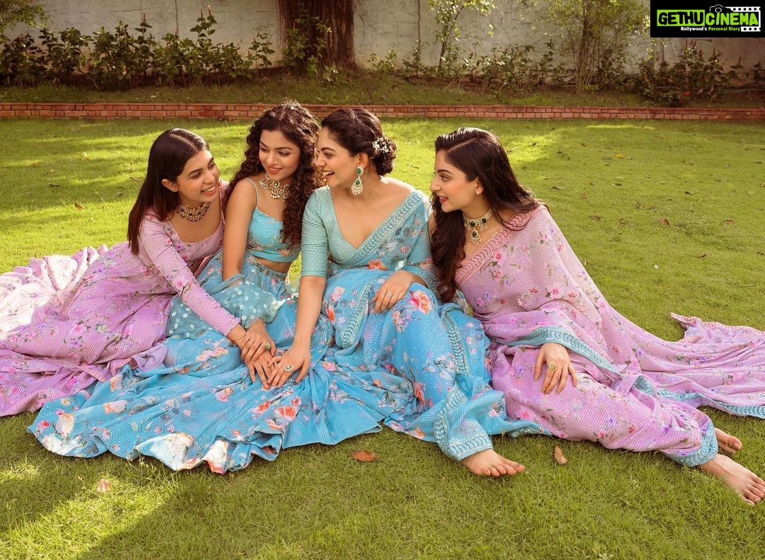 Ahana Kumar Instagram - flower power ๐ธ Publication @grihalakshmi_ Photographer @vaffara_ Stylist @asaniya_nazrin MUAH (Ahaana , Diya , Ishaani) @rizwan_themakeupboy MUAH (Sindhu , Hansika) @sreshtamakeup Costumes @wesnikfashion Accessories @meralda.jewels Location @ktdchotels Post-Production @iamvysak Photography Associate @rjrej Styling Assistant : @resh.ma_98 ๐ธ