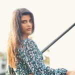 Aishwarya Rajesh Instagram - Life won sparkle unless you do 💥🤩 Photography @johan_sathyadas Makeup - Sorry no makeup 😜