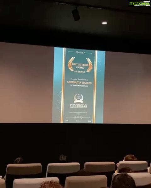 Aishwarya Rajesh Instagram - Movie which is close to my heart … Character which i can cherish forever #Ariyachi Thank u @osaka_tamil_film_festival for honouring me #BestActress for #Kapaeranasingam … Thanks to my director @pkvirumandi for believing in me to play such a bold beautiful character #Ariyanachi and thanks to my producer @kjr_studios for believing in me and my entire team for the support without whom it wudnt be possible Special thanks to beloved @actorvijaysethupathi for being huge support to our team ❤️❤️ @shanmugam_muthusamy @ghibranofficial @iam_savari @proyuvraaj @preethi_nedumaran_official