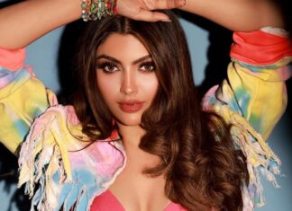 Akanksha Puri Instagram - Madly in love with myself 🔥❤️ . . Beautifully captured by 📸 @amitkhannaphotography Styled by @stylingbyvictor @sohail__mughal___ Make up @darenmemonofficial Hair @jayshreethakkarhairartist
