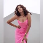 Akshara Gowda Instagram – The real flex is keeping your heart soft and your boundaries strong 💕💖

Styled by @_anita_priya 

Photography @puchi.photography 

Makeup and hair @priyatanda_makeupartist

#aksharagowda #stylishtamilachi #aksharagowdabikki #stylishtamizhachi #khatija