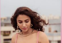 Akshara Gowda Instagram - And when you have nothing to lose , YOU GET STRONGER 🙂💖 Styled by @_anita_priya Photography @puchi.photography Makeup and hair @priyatanda_makeupartist #aksharagowda #stylishtamilachi #aksharagowdabikki #stylishtamizhachi