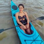 Amala Paul Instagram – Row row row your worries away on a sunny day! 🌞 🏖️

#kayak #backwaters #waterbaby #rowrowrowyourkayak