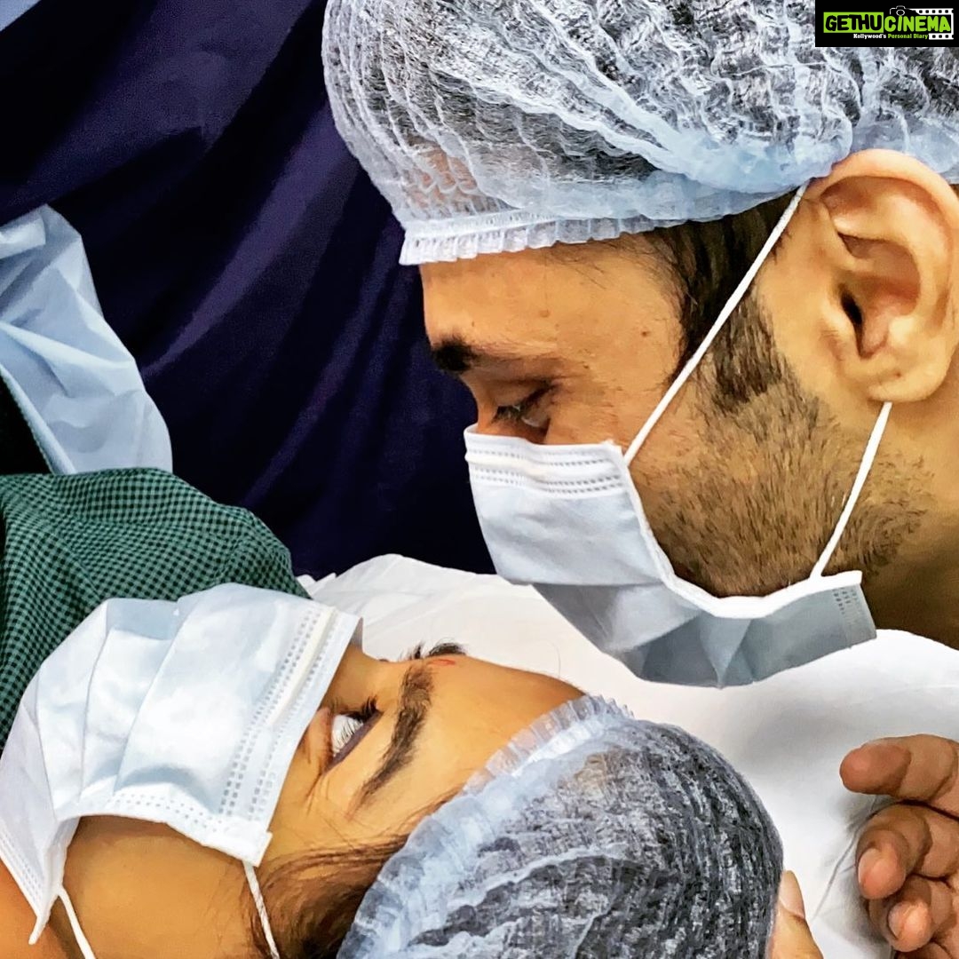 Amrita Rao Instagram - That Moment in the Operation Theatre when VEER was Born … when Words don’t matter… its Just that Look 🤗❤️ CLICK LINK IN BIO Our Special Episode #coupleofthings #love #veer #amritarao #rjanmol