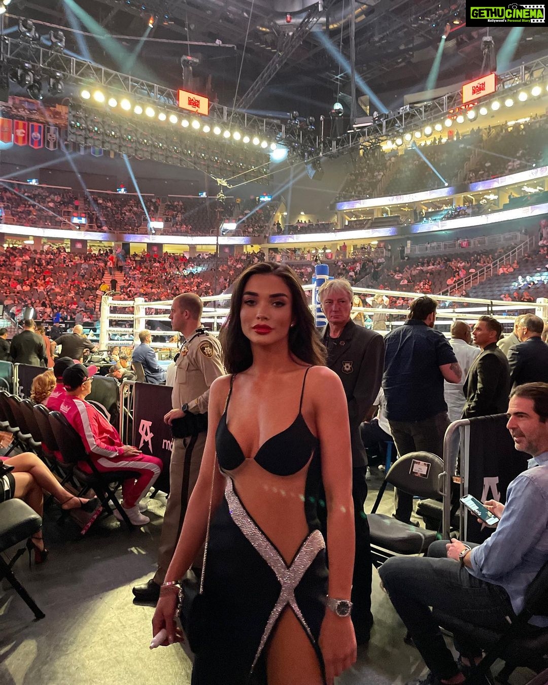 Amy Jackson - 389.9K Likes - Most Liked Instagram Photos