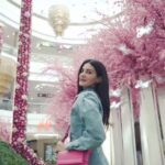 Amyra Dastur Instagram – This was a day well spent blossoming up under a flowery paradise by @tomasdebruyne and with the latest Haute Spring collections at Phoenix @marketcitykurla 💃🏻
 
Got the best of fun, frolic and floral vibes while shopping at my favourite destination 🤍
 
Check out my picks from @ssbeauty by Shoppers Stop @stevemaddenindia @mango @aldo_shoes @charleskeithofficial @guess 

#marketcitymumbai #MarketcityFashion #hautespring #hautespring2022 #newcollection #fashion #apparel #brands #springsummercollection #womenswear #shoppingmall #collaboration