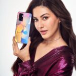 Amyra Dastur Instagram - My style helps me stand out 💫 My style is Bold, Fresh and it's FUN 💃🏻 Just like my NEW #vivoY75 🌟 Presenting the all-new slim and stylish #vivoy75 that's packed to the brim with exciting features like 44MP Eye Autofocus Camera. From stylish selfies to stunning pictures, it has everything I need to stand out. What about you? . . . #itsmystyle #vivo #newtechnology #newtech #vivocamera #44mp