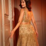 Amyra Dastur Instagram - Golden Goddess by @labelarshisinghal for @delhi.times #fashionweek 2022 💫 . . . Hair by @krishna.hairstylist MUA @shivangiiupadhyay Delhi, India