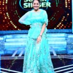 Anasuya Bharadwaj Instagram - For #SuperSingerJunior🎤🎶 #Tonyt #9pmOnwards only on @starmaa 🤩 Outfit&Styling @gaurinaidu 🥰 PC: @nani_sekhar_