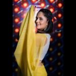 Anasuya Bharadwaj Instagram - Sunshine to the square inch ☀️🌻 For #Jabardast #tonyt Outfit & Styling : @gaurinaidu ⭐️ PC: @verendar_photography 🐝