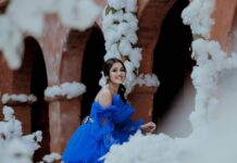 Anikha Instagram - buh-bye 2020. A pretty weird year all together...... Pc:@sd._photographyinsta @siju_doss Outfit:@elakshidesignerstudio MUAH:@makeoverbyshaima