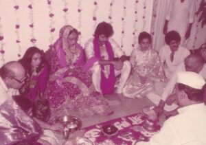 Anil Kapoor Instagram - You gave us your blessings once...now my ‘other’ family needs blessings to start a new journey kyunki shaadi ke baad sab badal jaata hai...🙏🏻